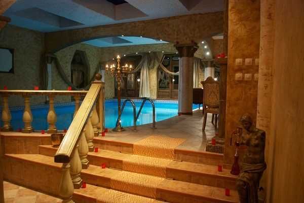 Хотел в Свети Влас с басейн на последния етаж.