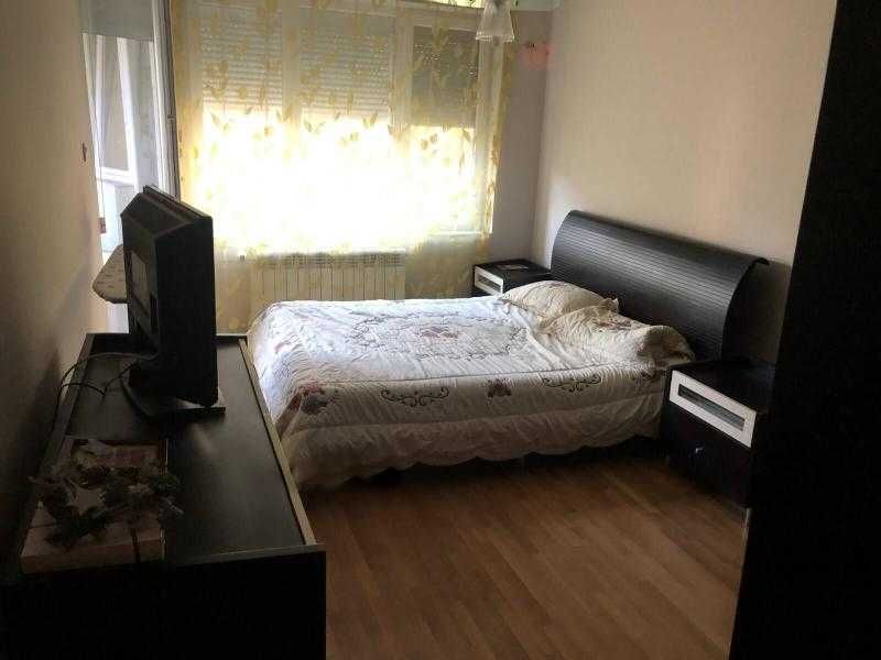 Дава се под наем Тристаен апартамент в Бургас, Център - 75 кв.м за 663 € - Снимка #6