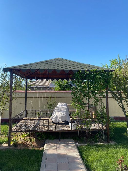 Тапчан с навесом