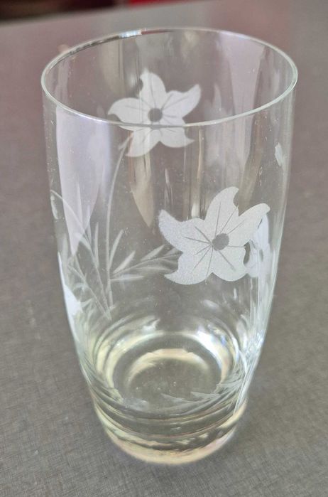 Стъклени чаши за безалкохолно/вода и ракия