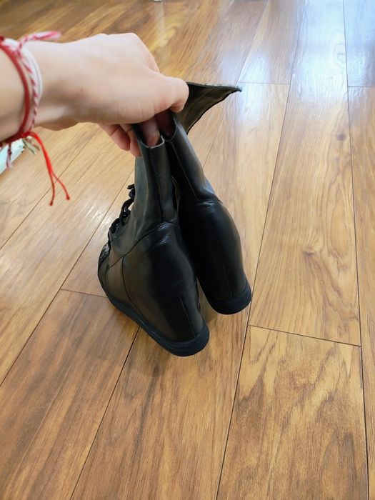 Боти естествен кожа