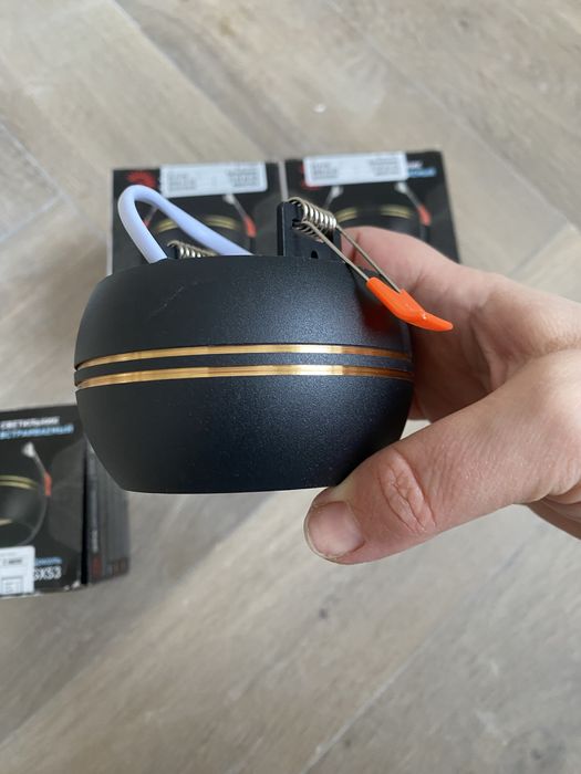 Софиты потолочные черные, 4 шт.