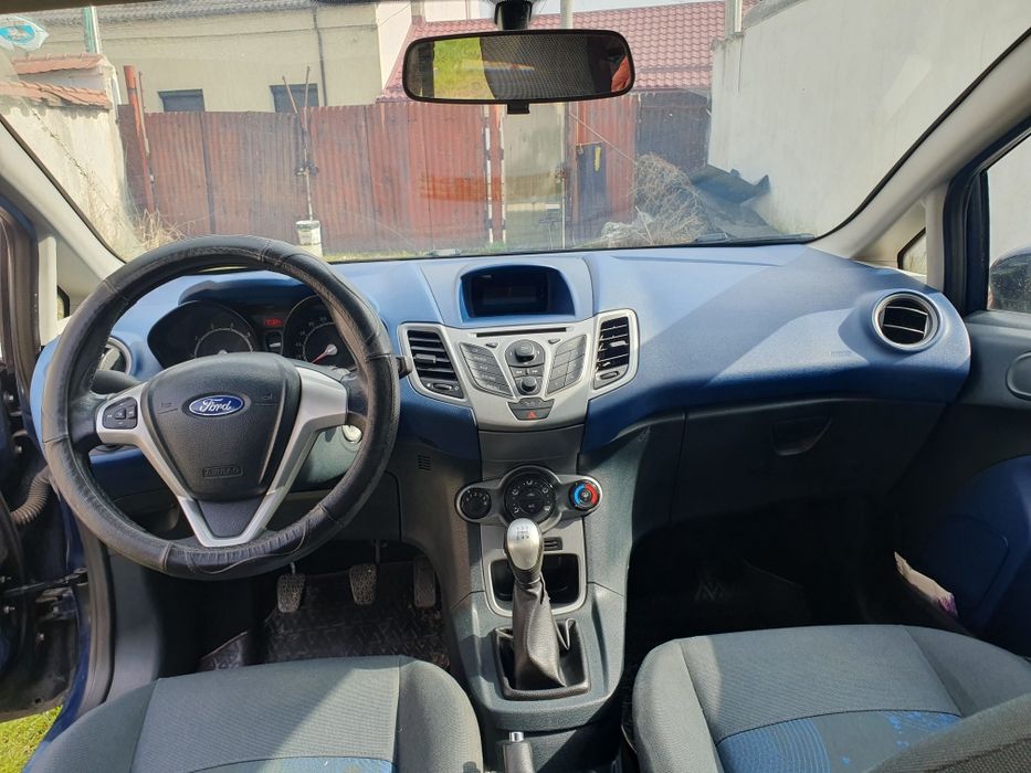 Vand Ford fiesta 1.25 benzina 2009