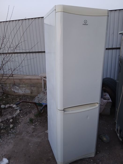 Холодильник Индезит. Доставка бесплатно