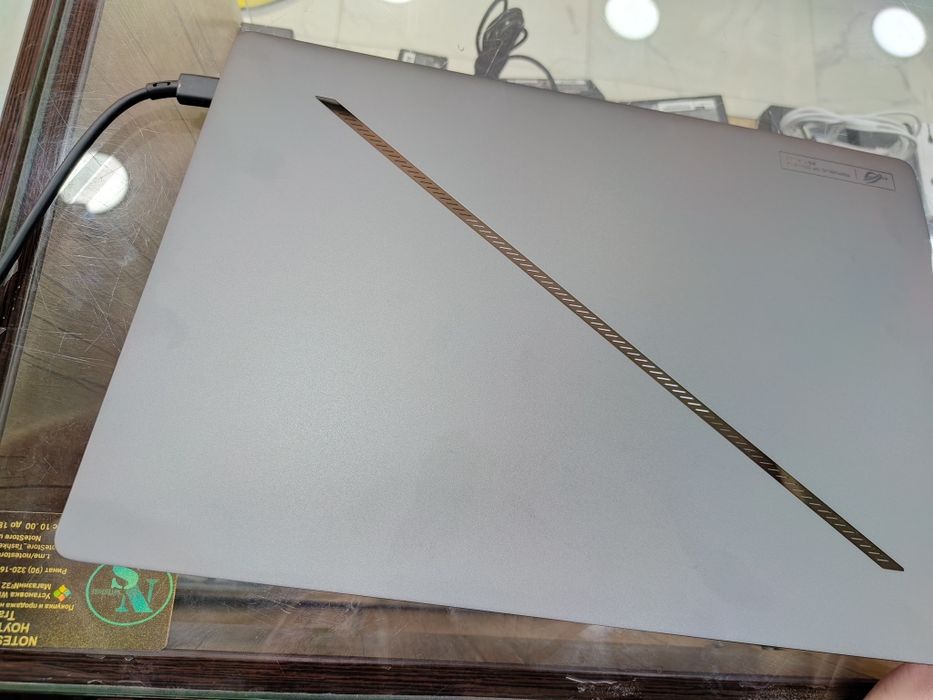 Asus RoG Zephyrus G16