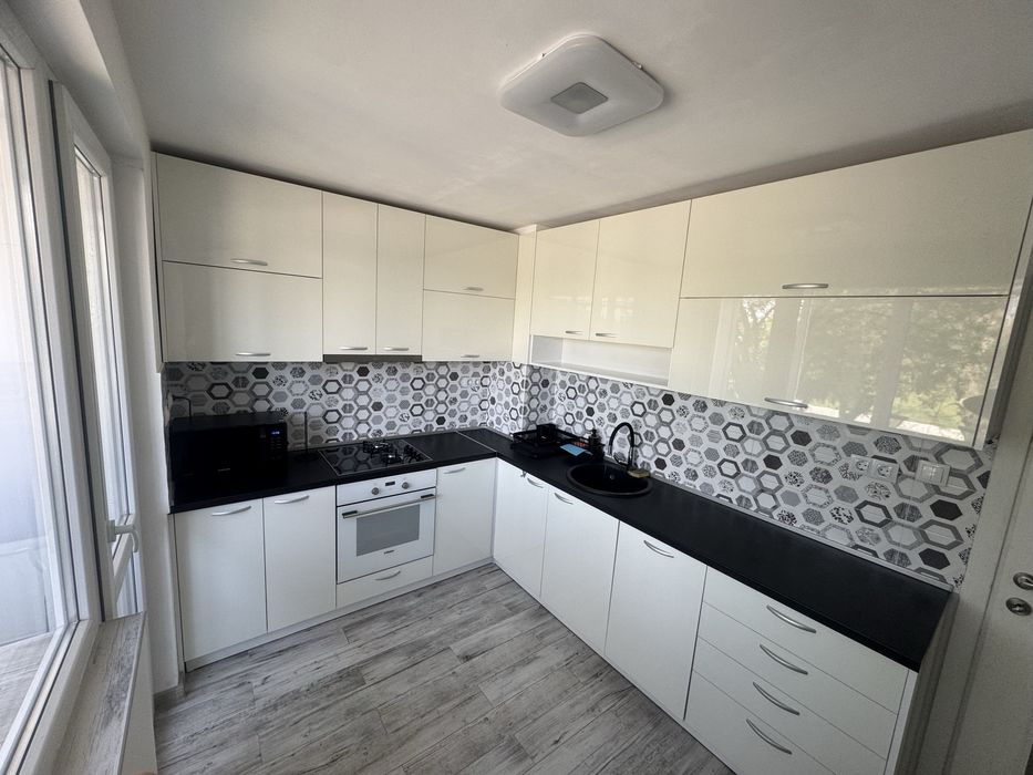 Дава се под наем Двустаен апартамент в Пловдив, Старият град - 64 кв.м за 433.5 € - Снимка #3