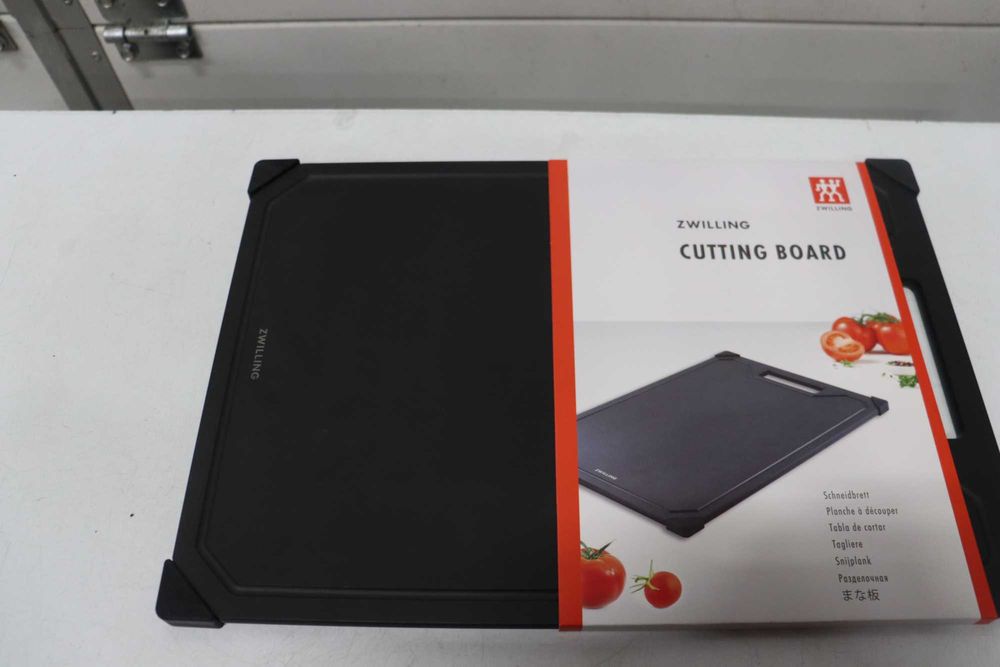 Дъска за рязане Zwilling 37 X 25 См, от дървесни влакна, с жлеб за сок, противоплъзгаща, подходяща за съдомиялна машина, черна
