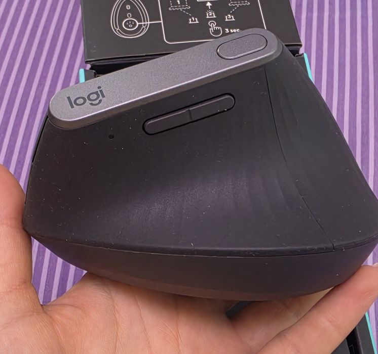Безжична мишка Logitech MX Vertical