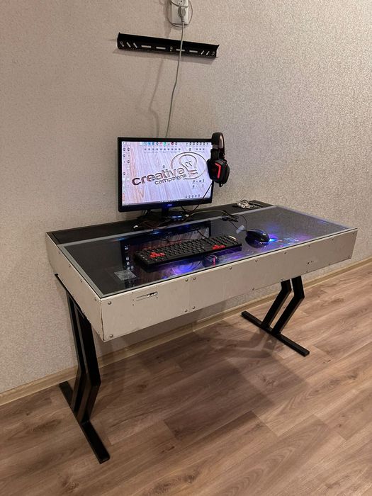 Компьютер в столе