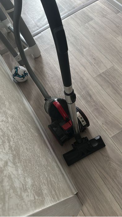 Продам пылесос срочно