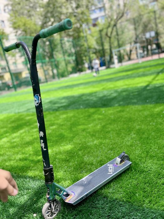 Трюковый самокат— Надёжность и стиль!