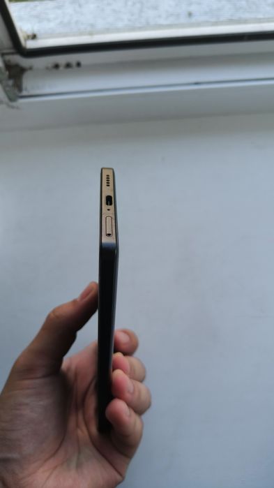 Poco F5 12+12/256 разбит экран