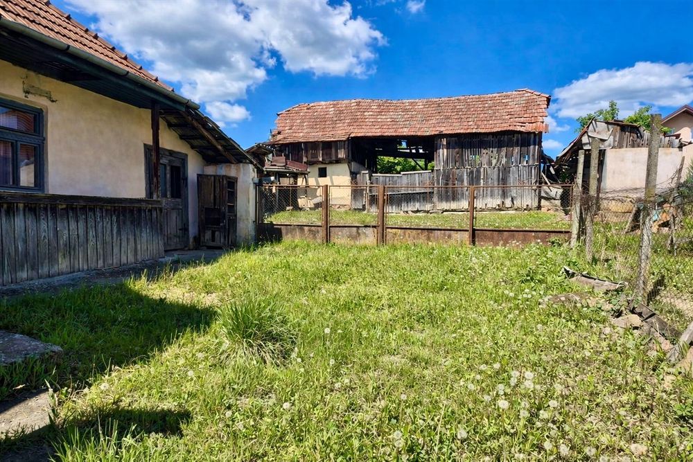 Casa si teren de vanzare in Corunca-Jud Mures