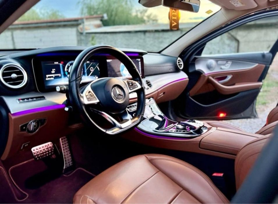 Mercedes E klass 2017 350d  Paket 63 AMG•4Butoane•Suspensie•Variante
