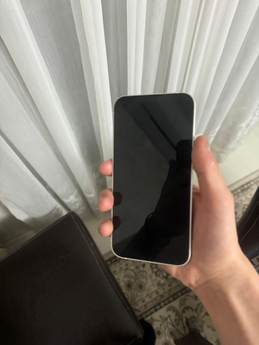 Продам айфон 13