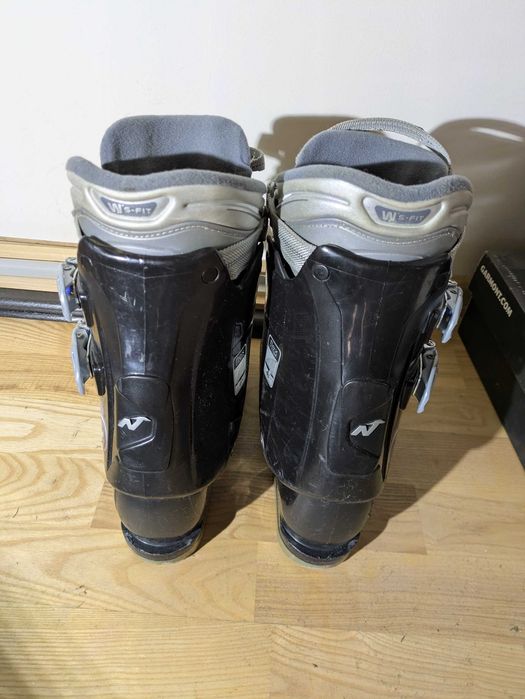 Clapari schi / ski femei NORDICA OLYMPIA EM 6 mondo:250-255 ; 295mm