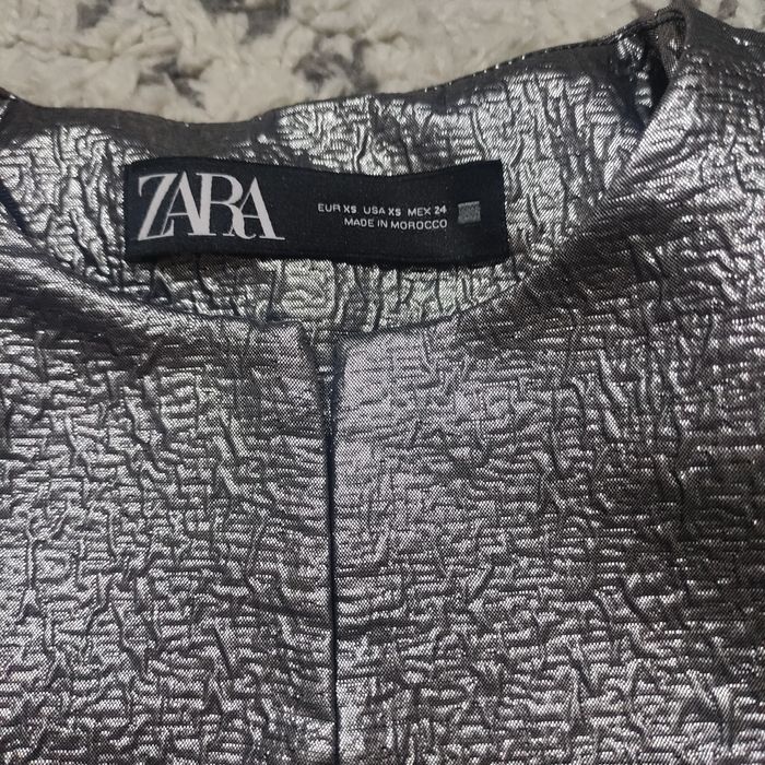 Елегантно дамско сако металик Zara