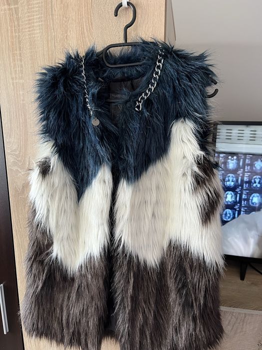 Нов елек на GUESS от Канада размер М