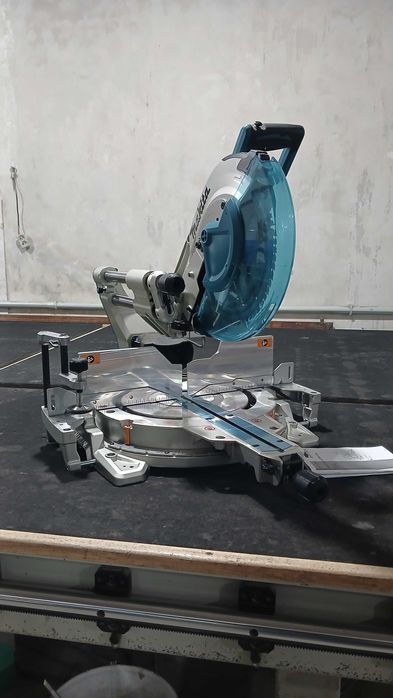 Тарцовочная пила Makita DXT 305mm LS1219