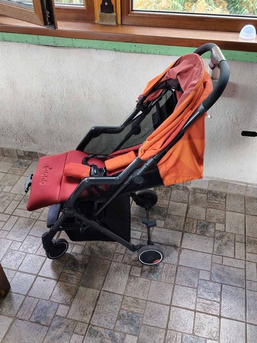 Детска лятна количка Diono към нея има дъждобран и комарник