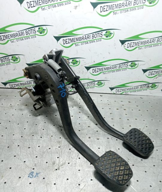 Pedala ambreiaj BMW Seria 3 E46