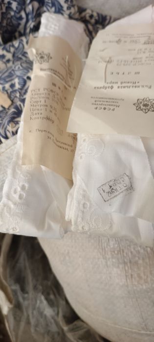 Ткани,фурнитура,готовые брюки,жен.юбки,телогрейки .