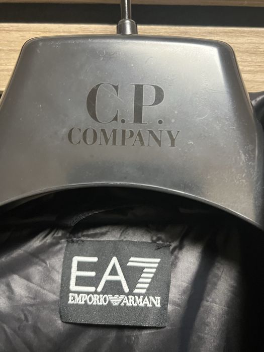 EA7 Emporio Armani : НОВО преходно яке размер Л  / Оригинал