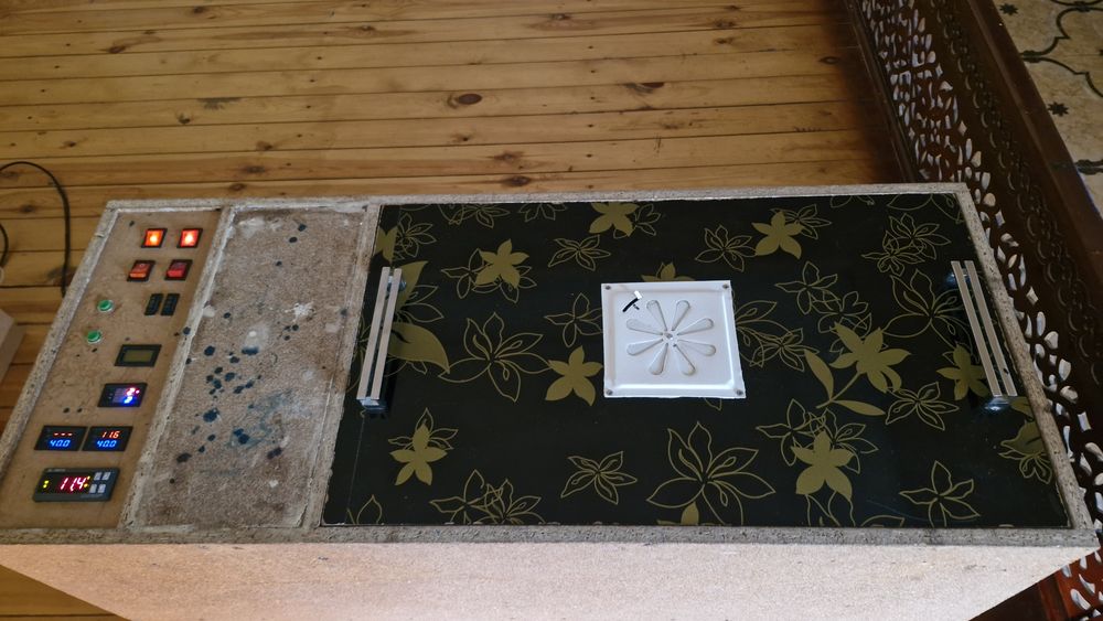 Инкубатор 100талик