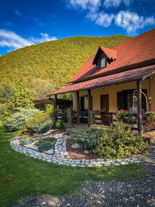 Cabana de inchiriat-libera din 6 martie