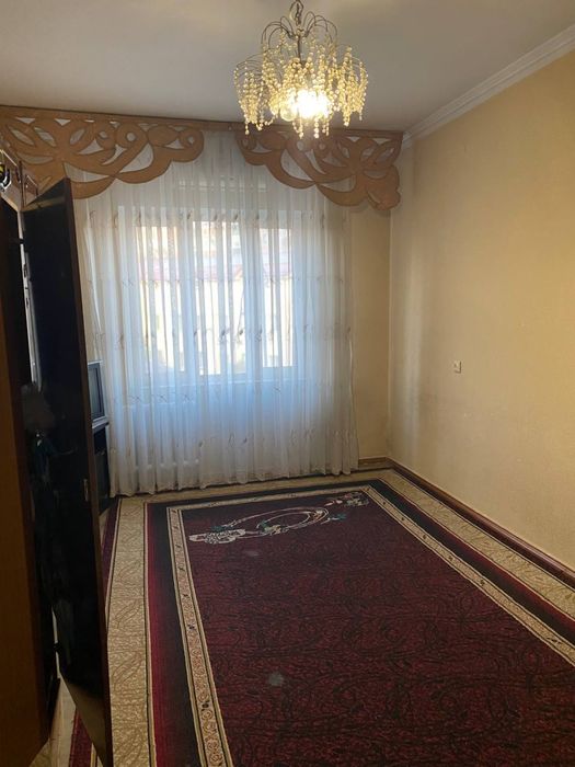 Chorsuda kvartira sotiladi 3/4/5