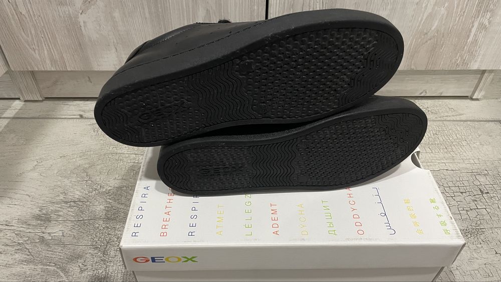 Детски кожени обувки Geox