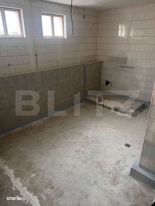Spatiu comercial cu potential, 200 mp, zona Saturn