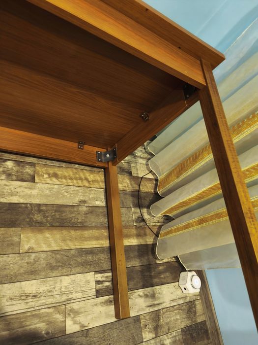 Маса  – стабилна и запазена