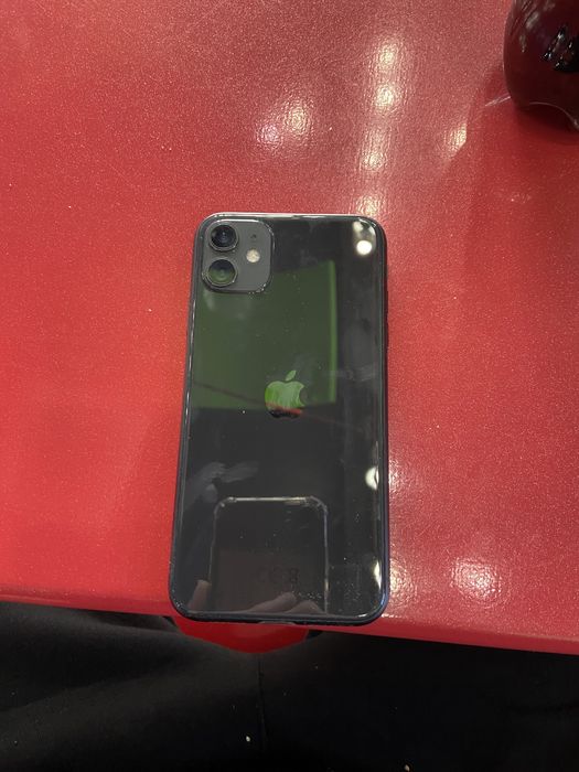 Продам айфон 11 64gb