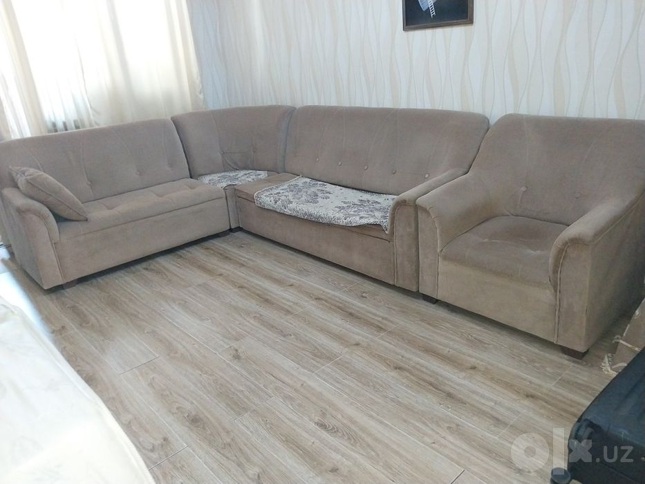Отдам бесплатно уголок, кровать и ортопедический матрас.