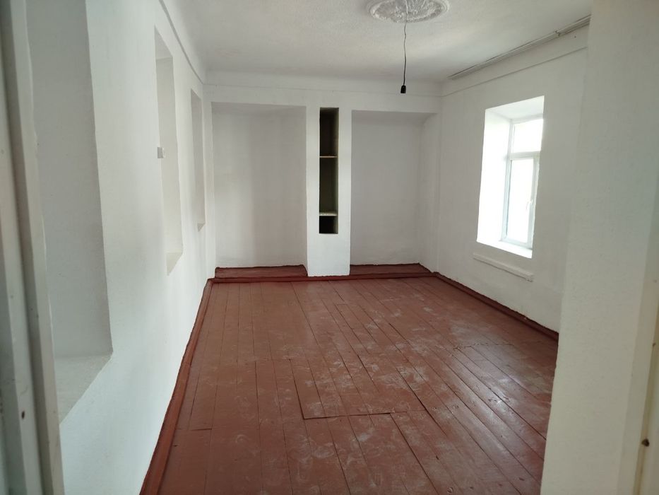 Madaniyat masjid oldida 3sotix Srochna