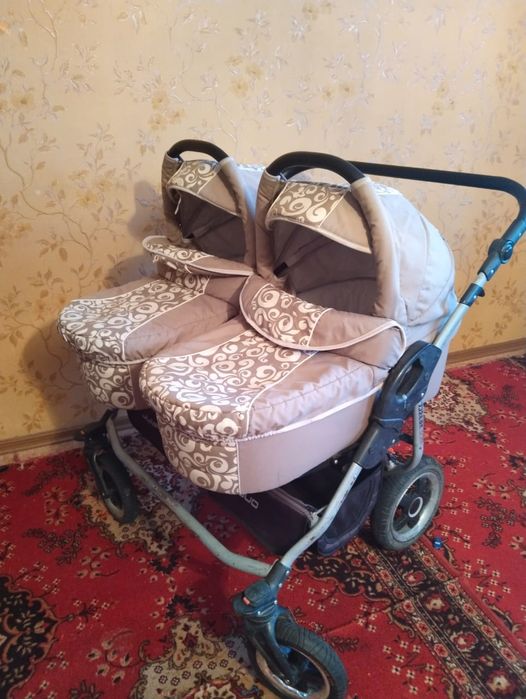Продам коляску  для двойни