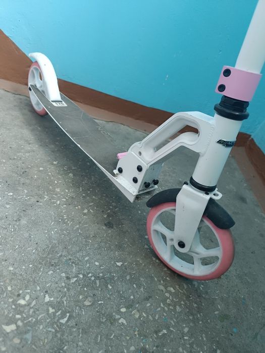 Продам самокат для девочки