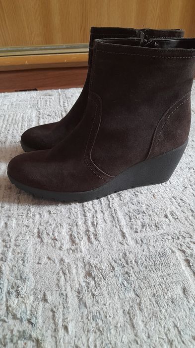 Замшевые полусапожки