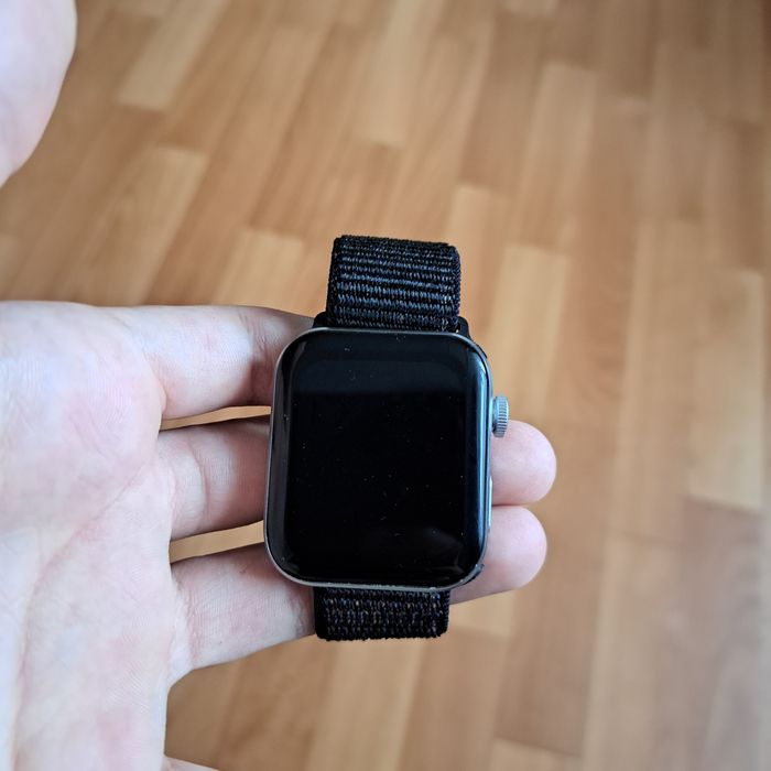 Продам эпл воч в хорошем состоянии