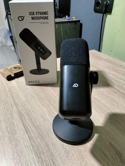 Студийный микрофон