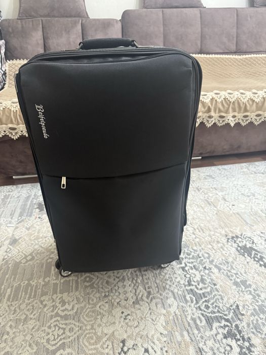 Продам чемодан большой
