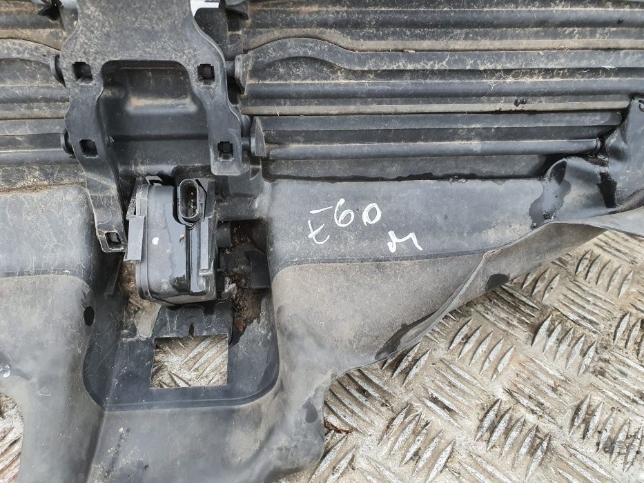 Grila aer fata deflagrator aer cu clapeta Bmw seria 5 e60 e61 M pack