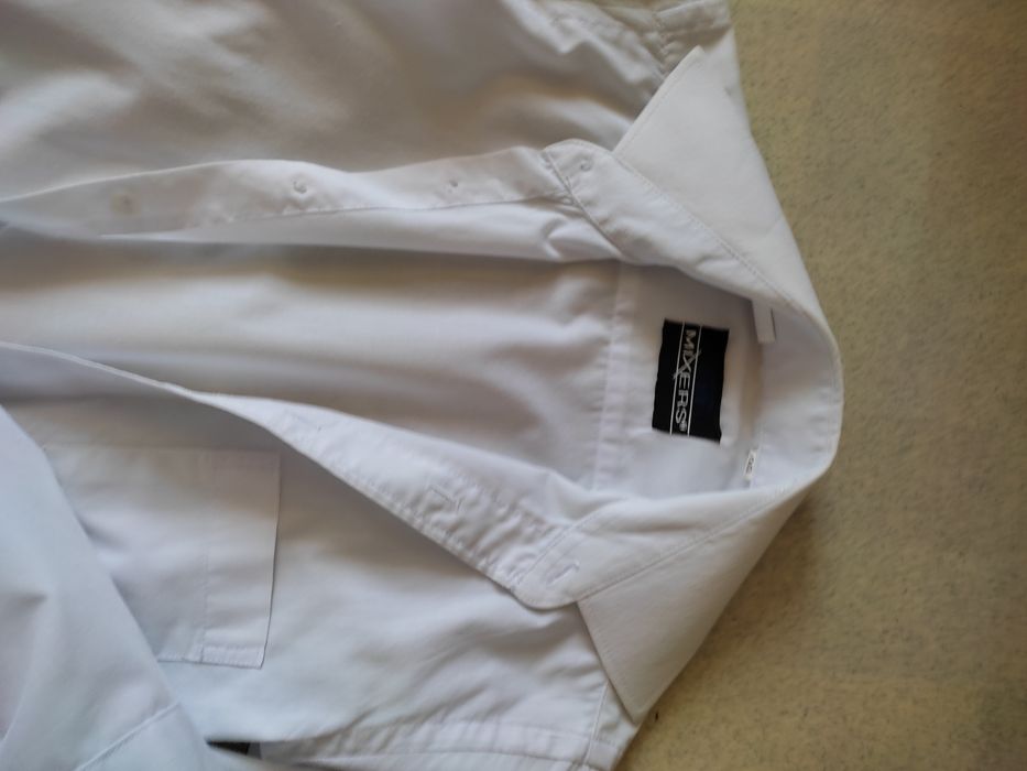 Школьные рубашки и брюки