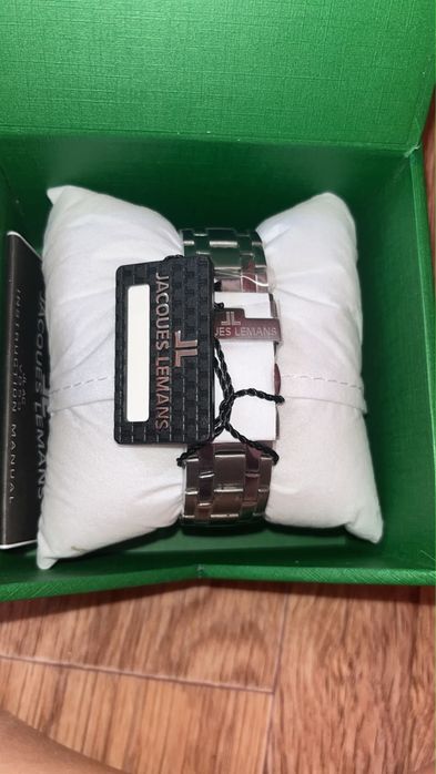 Продам часы срочно