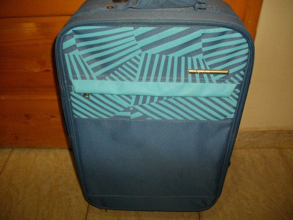 Голям,среден и малък куфар,пластмаса и текстил