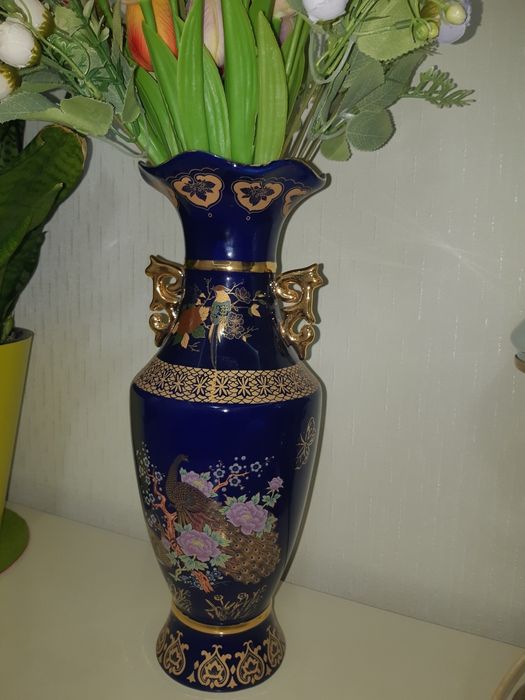 Очень красивая  китайская ваза