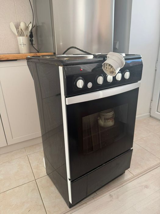 Продам электро плиту