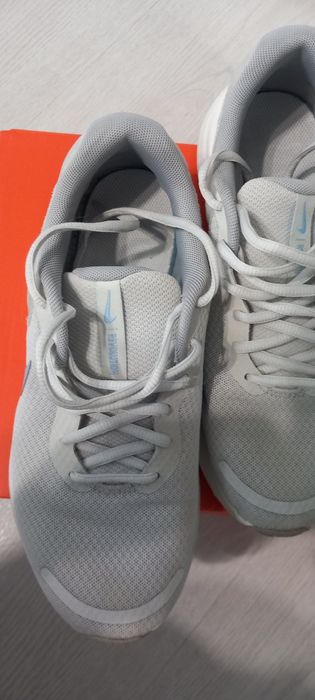Маратонки Nike  номер 39