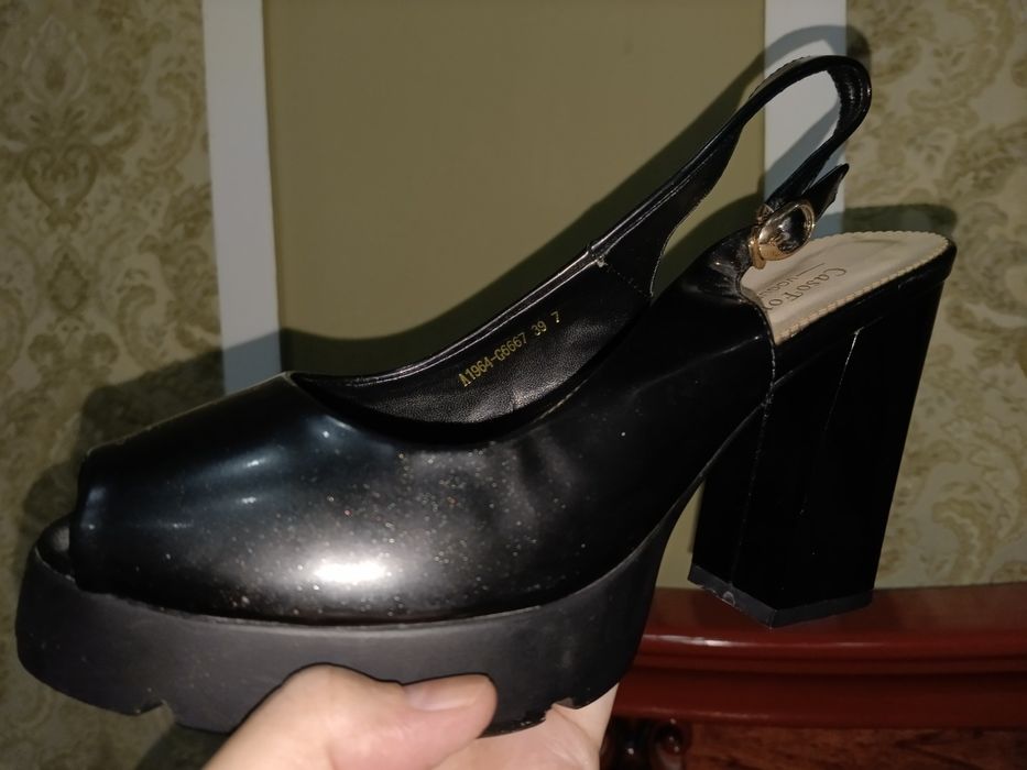 Туфли сотаман янги